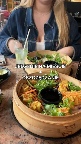 Wpadłyśmy do 2 lokali i zamiast wydać 137 zł, zapłaciłyśmy tylko 73 zł 🤯 Brzmi jak magia? To tylko aplikacja TasteTown, która właśnie pojawiła się w Polsce 🇵🇱 Dzięki opcji 1+1 za darmo w jeden dzień udało się zaoszczędzić aż 64 zł 🥟☕ I mam dla Was coś ekstra 👉 z moim kodem MY7FCJ możecie testować TasteTown przez miesiąc za darmo! Jak skorzystać? 📲 Pobierz aplikację TasteTown ✍️ W polu „Jak chcesz zacząć?” wybierz „Zaprosił mnie znajomy” i wpisz kod: MY7FCJ Dajcie znać w komentarzu, które miejsce odwiedzicie jako pierwsze ✨ Współpraca reklamowa z @TasteTown.pl  #DzieńzTasteTown #TasteTown #Odkrywajmiastozkorzyściami  #współpraca #GastroWarsaw #Warsaw