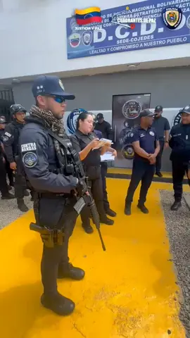 Funcionarios del Cuerpo de Policía Nacional Bolivariana adscritos a la División Contra la Delincuencia Organizada del estado Cojedes, realizan formación general con la nueva directiva al mando del *Primer inspector (CPNB) Jean Daza* para orientar al personal sobre las buenas prácticas policiales y así seguir brindando seguridad a nuestra entidad llanera. @Miguel Dominguez  @PNB Daet 