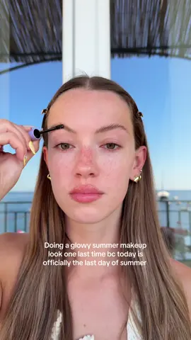 I’m not ready for summer to be over 😭😭😭😭 #MakeupRoutine #naturalmakeup #nomakeupmakeup #beachmakeup #sephorahaul 