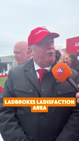 Such a look area at Ayr on ladies day 😎 #racedaytv #horseracing #fashion 