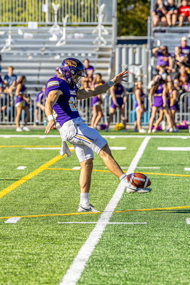 This USPORTS season, Dawson Hodge is averaging a gross punting distance of 44.4 yards.  And we’re only 5 games into the OUA season… Mr. Hodge has consistently shown the ability to pin opponents with coffin-corner punts or even take off for a first down when needed.