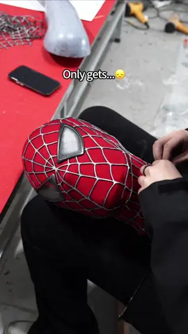 I wanna be a hero too… #spiderman #peterparker #halloween #costume #cosplay #cosplayer #outfit #viral #marvel #fyp 