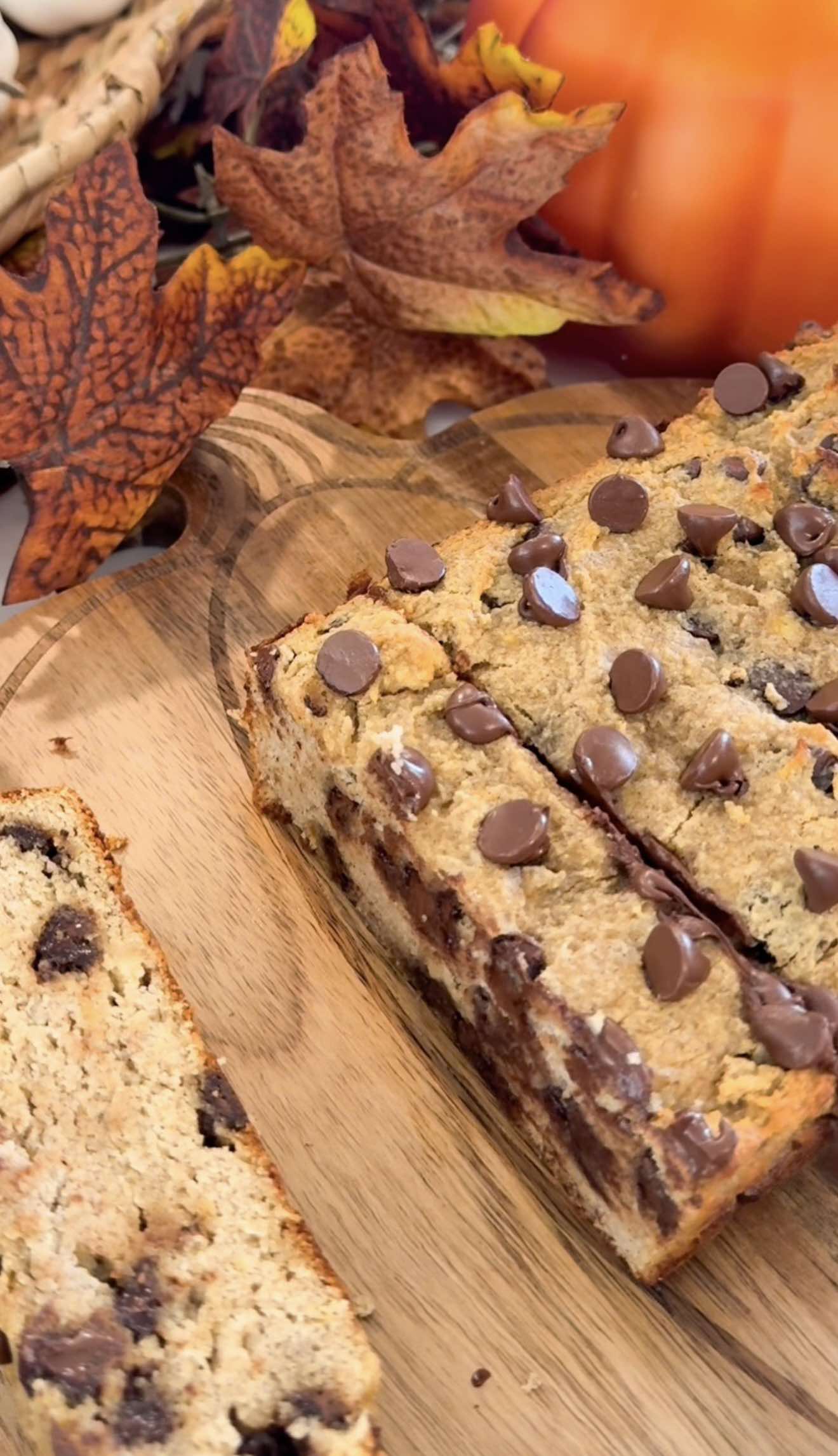 Chocolate Chip Banana Bread By far the most delicious banana bread I’ve ever made. I got this recipe from Lexi’s Clean kitchen and I’ve made it like this ever since!  - 2 cups Almond Flour 3 tablespoons Coconut Flour 1 tsp Baking Powder 1 tsp Cinnamon  1/2 tsp Salt 3 tablespoons Brown or Maple Sugar 1/3 cup Butter 3 ripe Bananas 3 Eggs 1/2 tsp Vanilla Extract  1/3 - 1/2 cup of Chocolate Chips - In a small frying pan, melt down your butter. Stir frequently and once the butter browns remove from the heat - Add your almond flour, coconut flour, baking powder, cinnamon and salt to a bowl and mix well - In a separate bowl add your bananas and mash them up. Next add in your eggs, vanilla, butter and brown sugar. Mix well.  - Add your wet ingredients to your dry ingredients and mix thoroughly.  - Line your loaf pan with parchment paper and add your batter. You can top off with extra chocolate chips.  - Bake at 350 degrees Fahrenheit for 40-45 minutes. Let cool before removing from pan. Enjoy! -  #bananabread #bananabreadrecipe #chocolaterecipe #dessert #fallbaking 