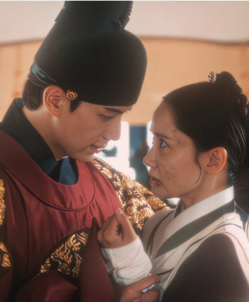 he really loves, loves very much.           scp: kxdramapacks #bonappetityourmajesty #leechaemin #yoona #kdrama #edit 