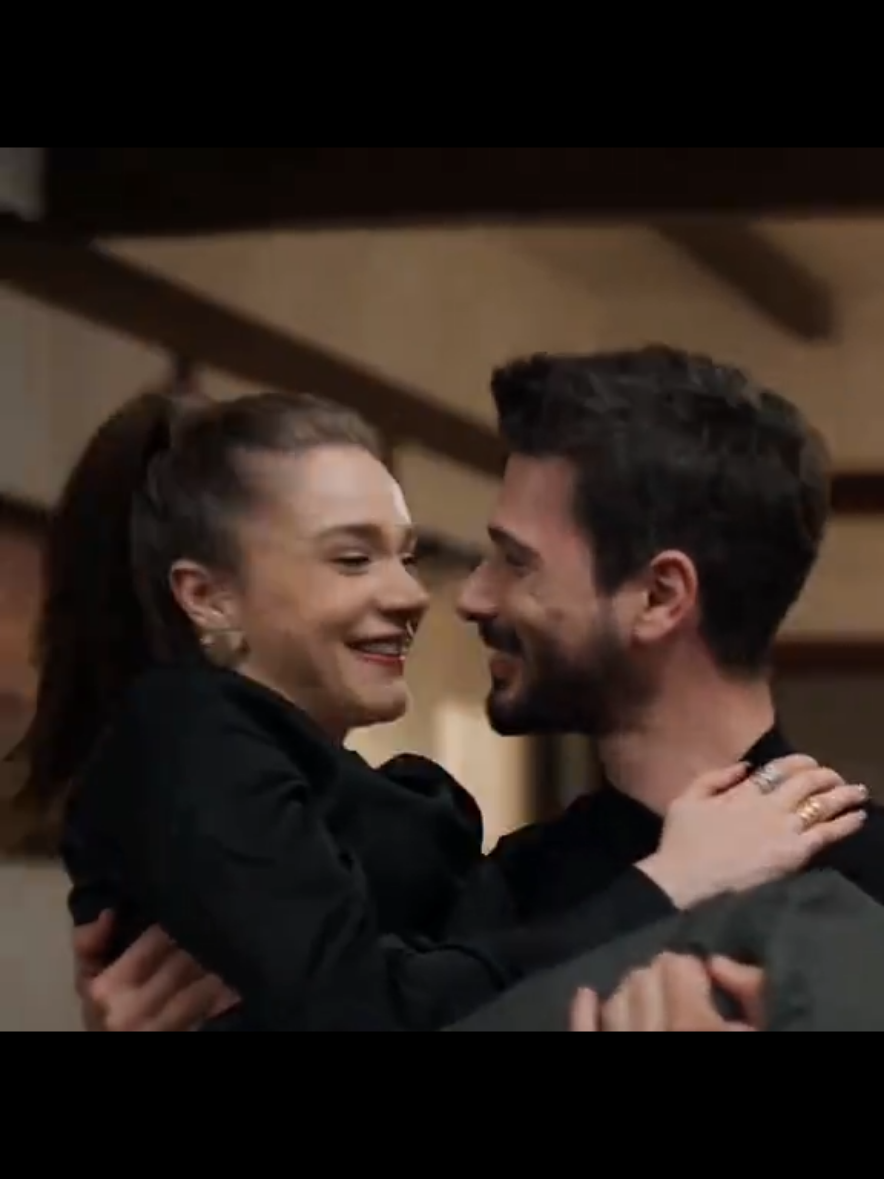 insan insana böyle sever mi #denizcanaktas #miraydaner #halzey #hudutsuzsevda 