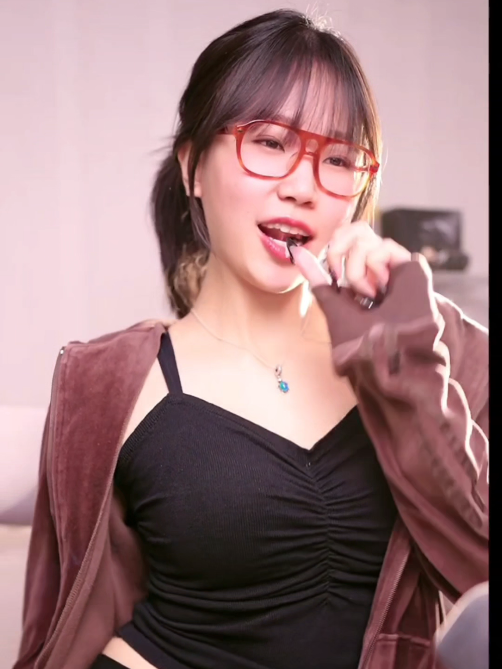 ติดแอคไม่รู้ แต่ติด อซ. คือไม่มีทางออกล่ะ 😳🥱  ปล. การนอนไม่จำเป็นอีกต่อไป  #อซ #livetiktok #แว่นมานี่มา #rov @อซ🐱 @อซ จะเป็นสตรีมเมอร์ 