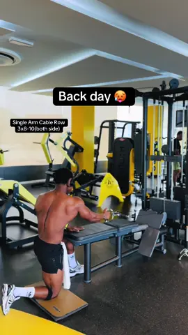 Back day 🔥 save for your next back day ✅ excuses don’t work on my end lol #gymtips #coach_bigyouth #backday #gymworkout 