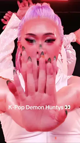 On the red play bottom app 😉 #kpop #kpopdemonhunters #dragqueen @Miss Shu Mai 