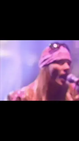 Guns N Roses - Used To Love Her #GunsNRoses 