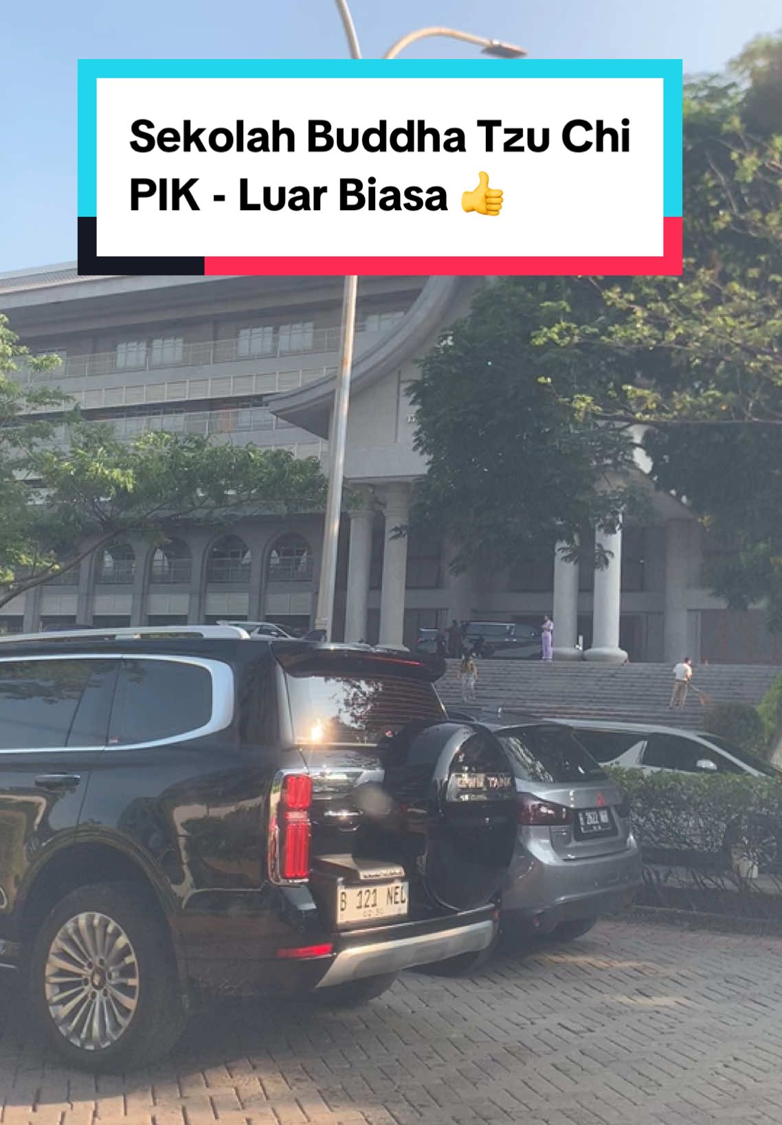 Sekolah Cinta Kasih Tzu Chi keren abisss....mudah2an bisa memajukan bangsa Indonesia & sekolah negeri bisa mencontoh pendidikan disini. Katena sekolah ini memberikan pendidikan yang holistik, menyediakan sarana dan prasarana untuk mencetak lulusan yang berbudi pekerti luhur, bijaksana, sehat jasmani, dan memiliki kehidupan sosial yang baik dan berbudaya humanis. #sekolah #sekolahbudha #tzuchi #tzuchipik #tzuchischool #tzuchiindonesia #chine #chinese #pik #pantaiindahkapuk 