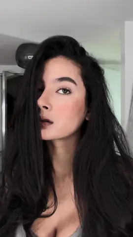 SPOOKY SZN IS HERE🖤 quick lil fall makeup tutorial ft this season’s ANTHEM🍂 @juliawolfnyc   #fyp #fallseason #makeuptutorial #inmyroom #beauty 