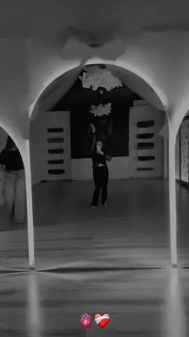 life in motion 🖤  #dance #arabicdance #life 