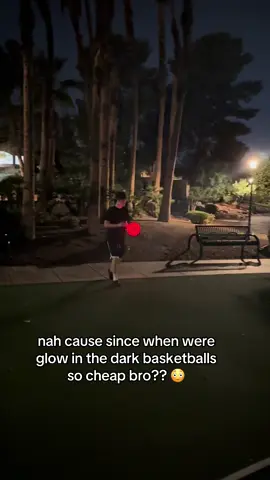 ts is insane bro 😭😭 #fyp #hoopersoftiktok #basketball #tiktokshop 