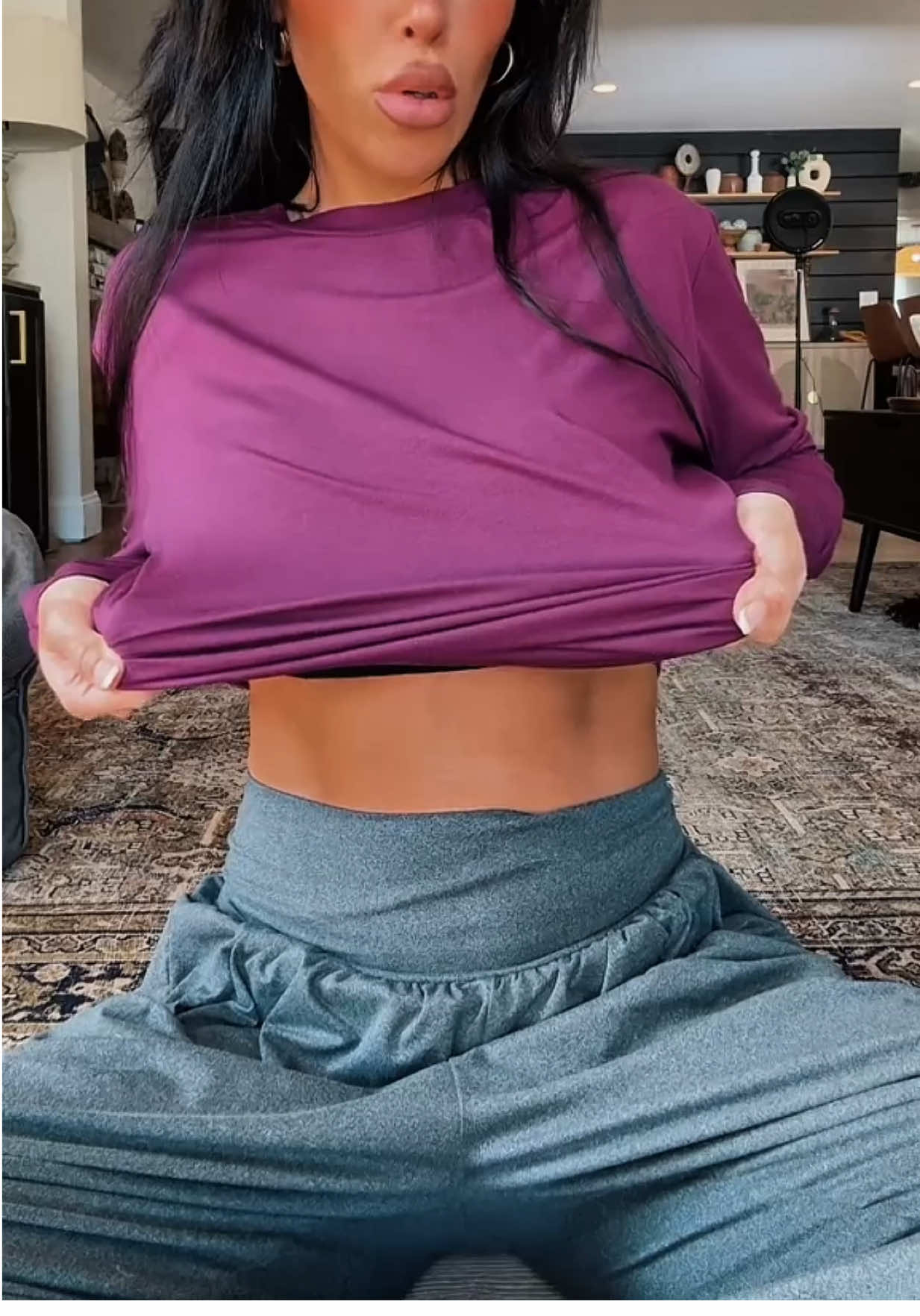 Omg!!! This is the softest long sleeve tee I’ve ever worn by @Comfrt! It even has a cooling effect! #comfrt #comfrtcloudtee #comfytee #oversizedtee #christmasgiftideas 