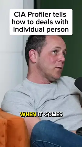 “Chase Hughes explains that dealing with an individual person starts with observation 👀🧠 Understand their behavior, match their energy, and then guide the conversation with influence and confidence 🔑 #ChaseHughes #HumanBehavior #ReadPeople #Influence #PsychologyHacks #Confidence #Mindset #PowerMoves #SocialSkills #Communication”