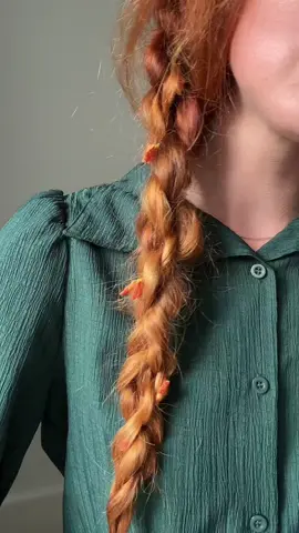 link to the maple leaves pattern is in my bio 🍁💛 #crochet #crochetinspo #crochetideas #crochetfashion #etherealfashion #uniquefashion #handmadefashion #princessbraid #messybraids 