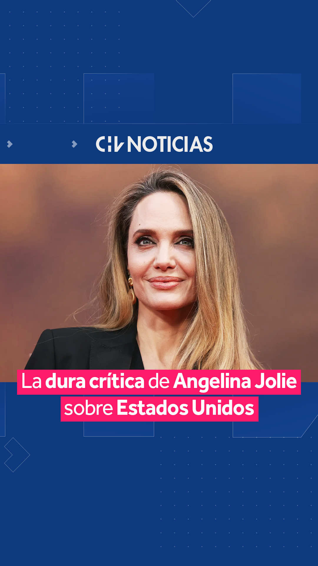 👉🏼 Durante el Festival de Cine de San Sebastián, la actriz estadounidense Angelina Jolie expresó su preocupación por la situación actual en Estados Unidos. respecto a la libertad de expresión y la censura. 🗣️ “Cualquier cosa que divida o limite las libertades personales de cualquier persona, en cualquier lugar, me parece muy peligrosa. Estamos viviendo momentos muy difíciles”, señaló la ganadora del Oscar tras ser consultada a qué le teme como estadounidense.  El contexto de sus palabras llega tras la suspensión del programa Jimmy Kimmel Live! por parte de ABC, lo que desató un intenso debate político y cultural en EE.UU. ✨ Jolie presentó en el festival su película Couture, donde interpreta a una directora de cine diagnosticada con cáncer, un rol con conexiones personales a su propia historia de salud. #CHVNoticias #InternacionalCHV #CHVShow
