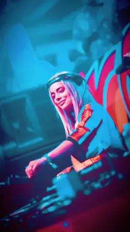 علمتوني اعيش مع حالي