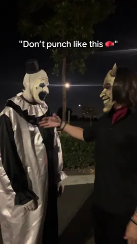 Teaching bro… #thegrabber #blackphone #arttheclown #spookyvibes @deadfoo 