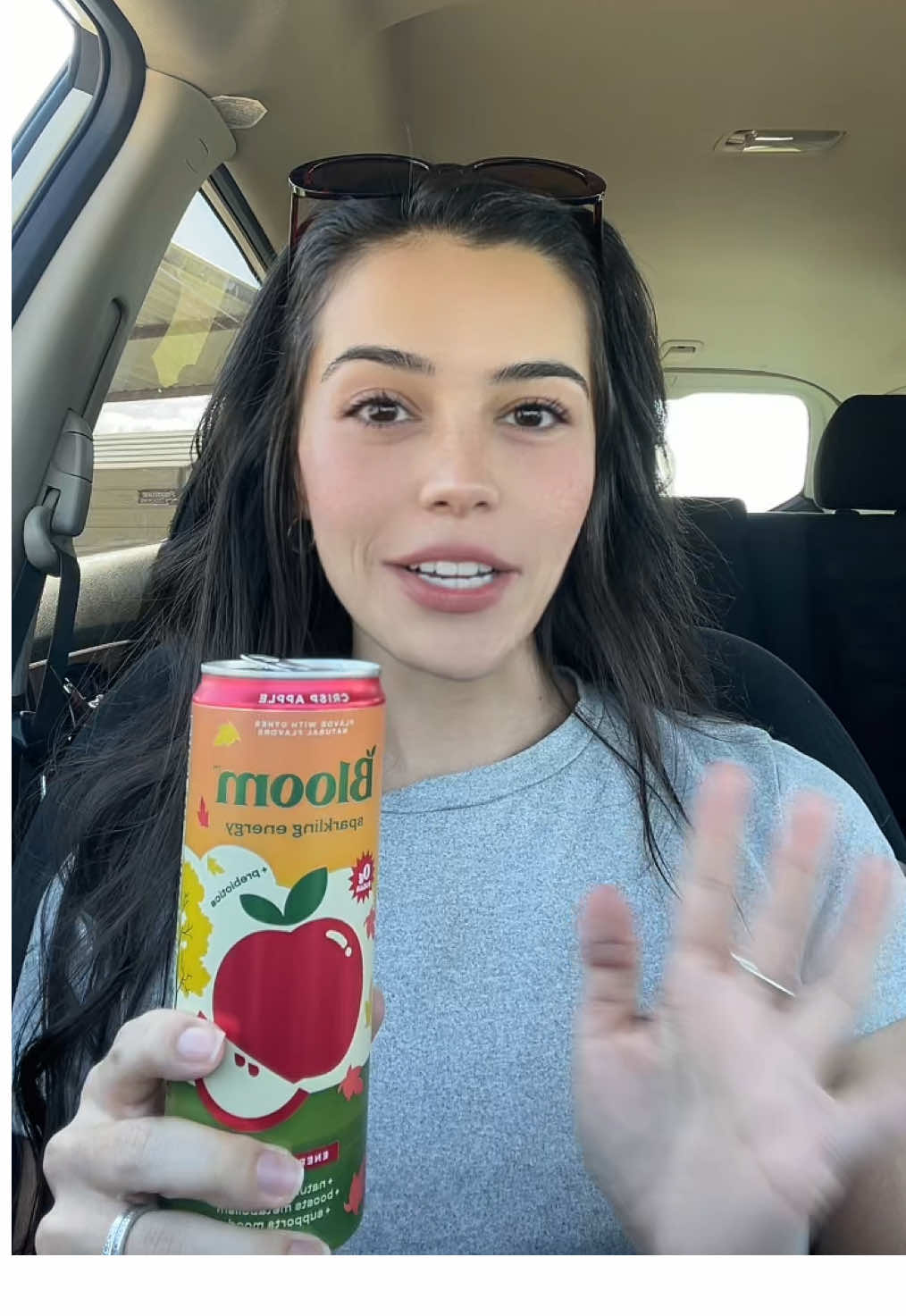first time EVER trying @Bloom Nutrition 👀🍎🍂 @H-E-B pls restock soon 🤭❤️ #bloomnutrition #bloomenergy #newflavor #tastetest #fallseason 