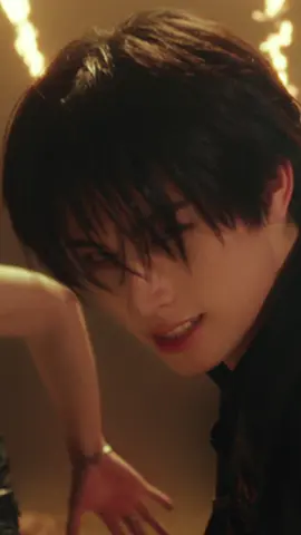 หลง #AAashirakorn เหมือนยังไม่สร่างอะ  ✨ Individual Videos ‘BB’ BUS - BB OFFICIAL MUSIC VIDEO OUT NOW! 🔗: youtu.be/-NKioeH1iwQ   MUSIC ON ALL STREAMING 🔗: Becauseofyouishine.lnk.to/BUSBB #BUS_BB_CHALLENGE #BUS_BB #BUSbecauseofyouishine