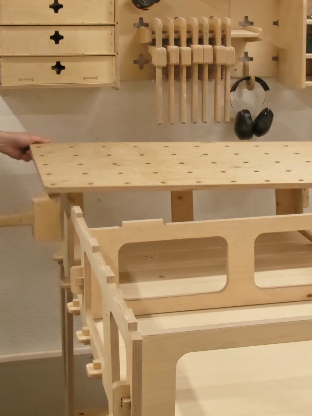 We won’t be needing this workbench anymore! 🔥 Time for an upgrade – our workshop’s getting a new centerpiece, and the old bench is just taking up space. It’s a bit bittersweet though… this was one of our very first CNC builds and has been the backbone for so many other projects. 💪 Can’t wait to share the new workbench design concept with you soon! 👀 #workshopfurniture #workbench #workbenchdesigns #workshoptools #workshopsetup 