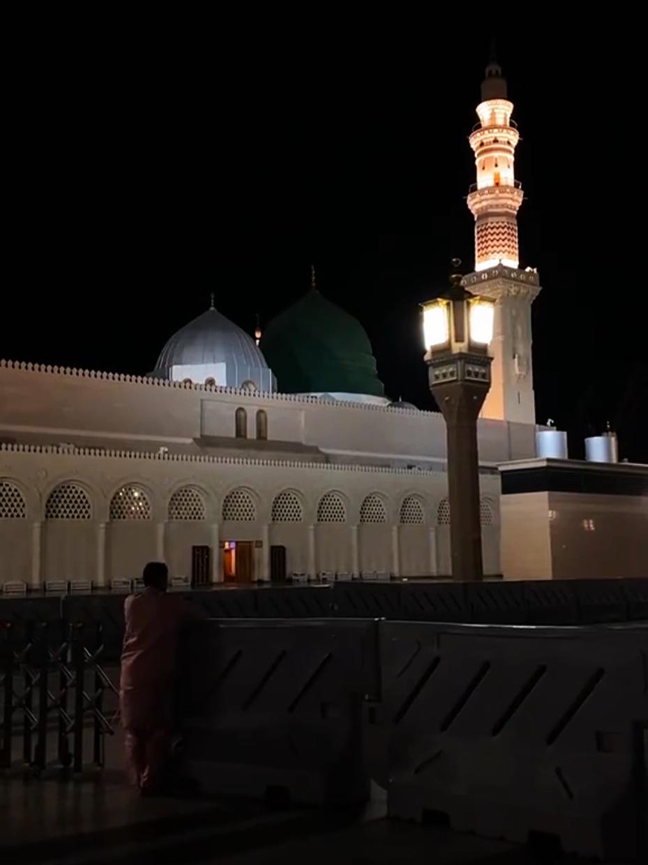 Muhammad🥺🫀🌸🎧 . .  #nasheed #darkedit #aestheticvideos #islamiccontent #islamicstatus 