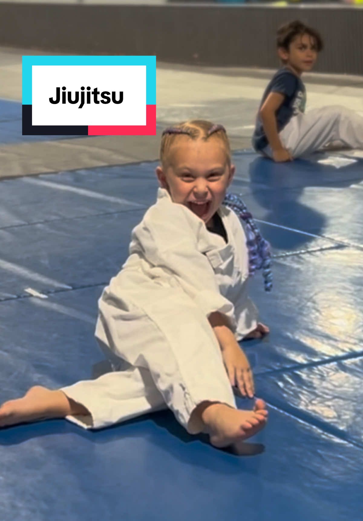 Best thing we ever did was put her in jiujitsu, stronger everyday 💪🏼 #jiujitsu #kids #mariahjoy #mygirl #selfdefense 