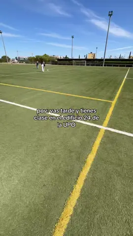 me voy a quedar sin piernas #paratiii #upo #pablodeolavide #universidad #viralvideos 