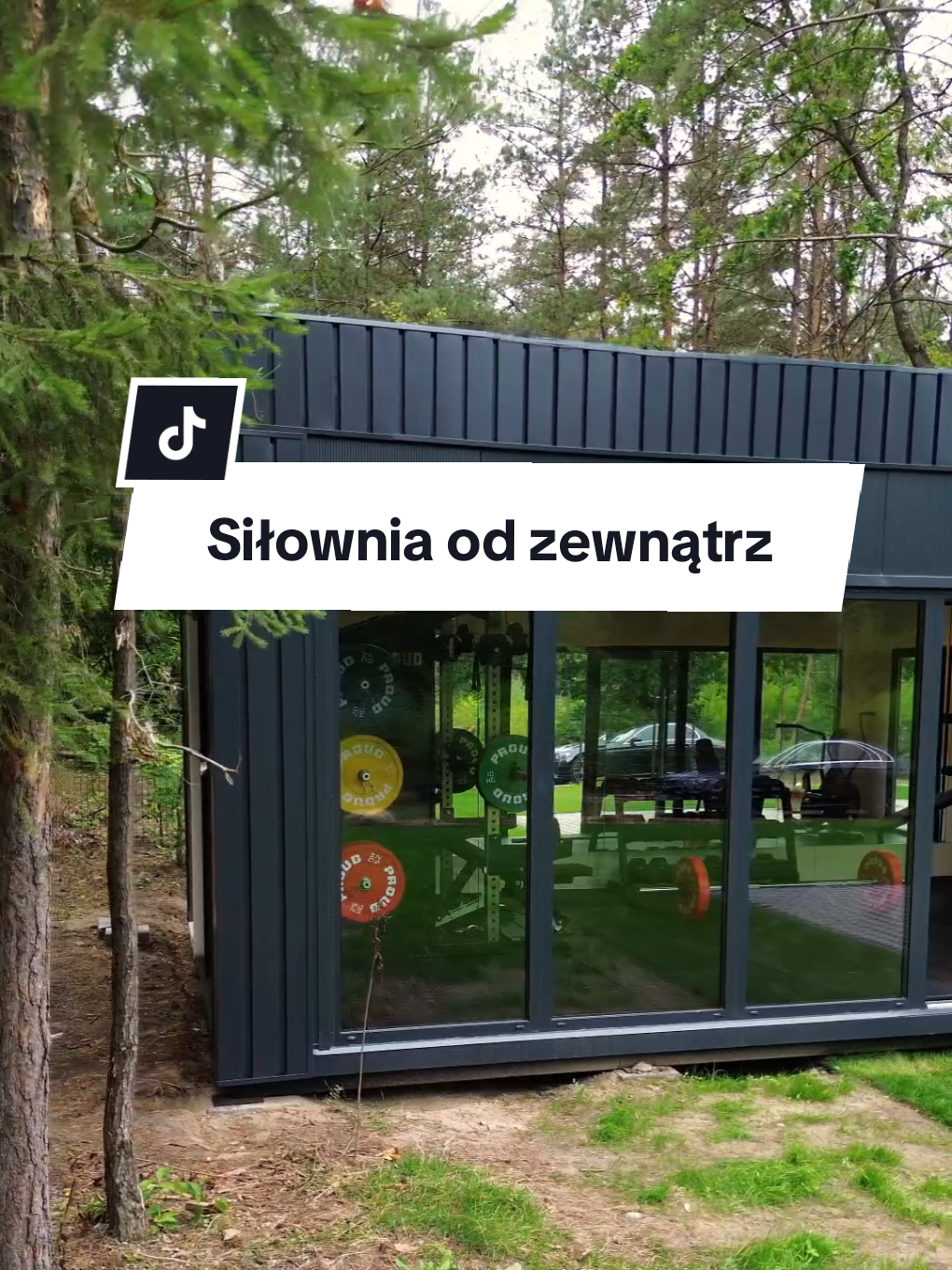 ✨ Look na siłownię EXT ✨ Ogromne przeszklenia wpuszczają mnóstwo światła ☀️ i dodają nowoczesnego charakteru 🚀 A co najlepsze - rozmiar kontenera i kolor wykończenia wybierasz sam! 🔥 👉 Napisz do nas by dowiedzieć się więcej ✉️ biuro@extgym.pl #EXTgym #siłownia #gymdesign #treningwdomu #domowasilownia 