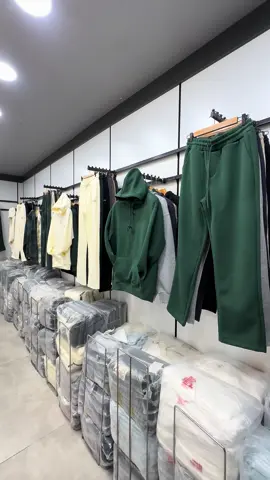 بداية عرض  ملابس الشتاء لعام 2025/2026 محل الطيب للملابس الشبابية  جملة فقط  المكان شارع  الرشيد  #ليبيا #تونس #جزائري #مصر   للتواصل عبر الوتس +218944144147 