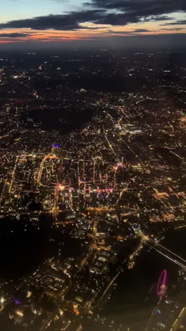Flying over Westminster on British Airways A321 Neo with great views over central London #britishairways #london #central #views #flight 