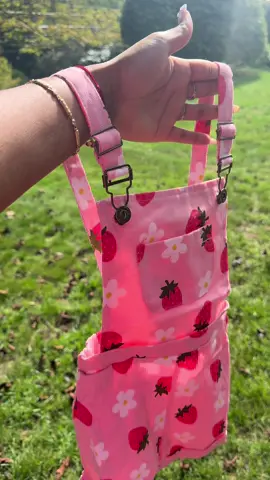 #toddleroutfit #strawberrylover #overalls 