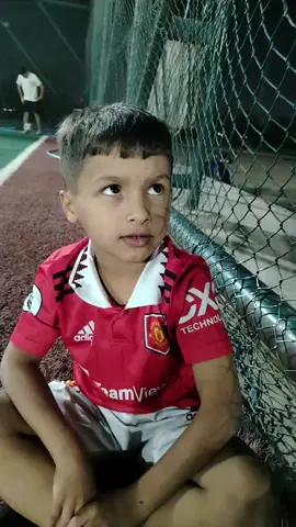 رغم صغر سنه افضل من بعض اللاعبين وفي للفريق 😂😂😂#شلليوم_جماره #الشعب_الصيني_ماله_حل😂 #viral #تعليق #كركوك_محافظه 