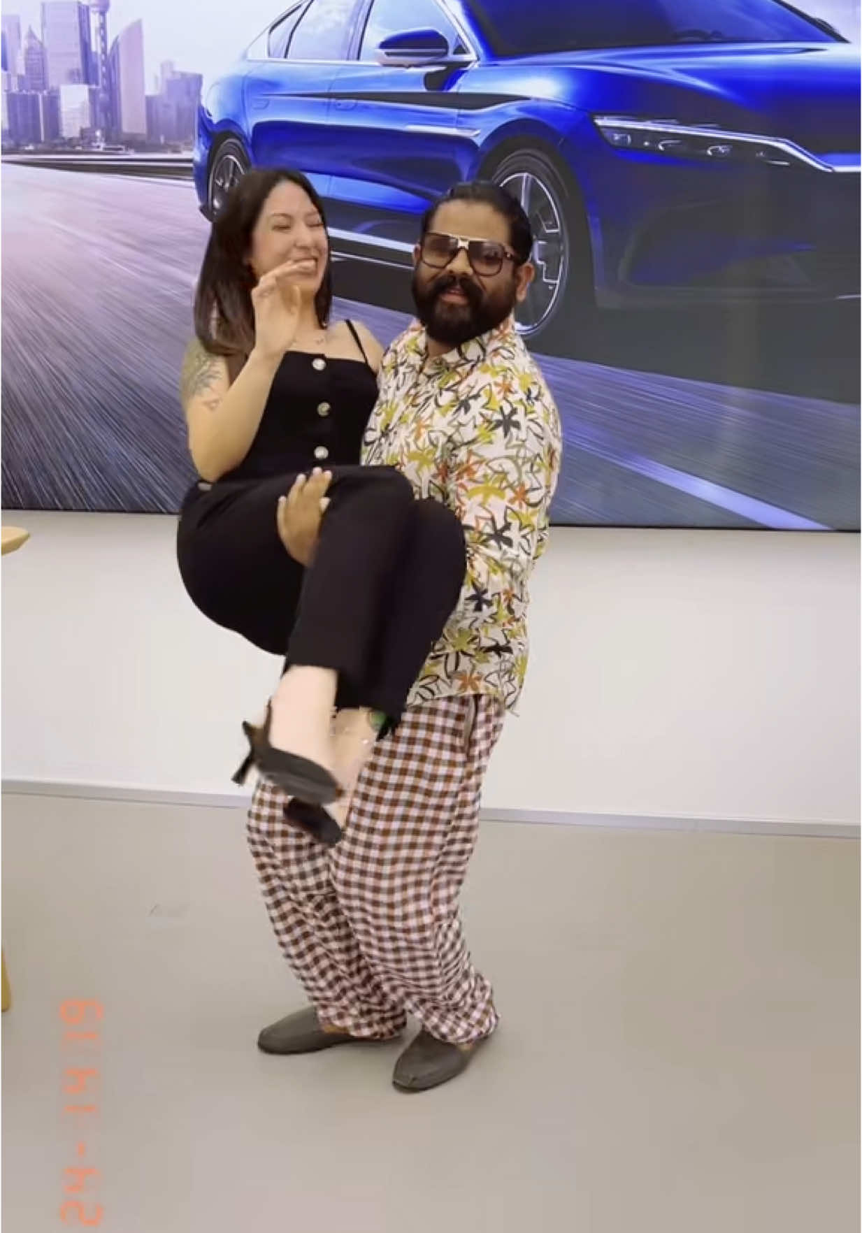 #foryoupage #forupage #fyp #italy #milano #enjoylife #fypviralシ #trending #viral #tiktok #ufbfam #europe #dance #song #onthisday @Shadowella04 @Shadowella Brand @Shado Italy Wala 