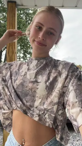 i now choose this account to be my fit-tok account so hi #fyp #camo #wheresmytop? #foryou #fit 