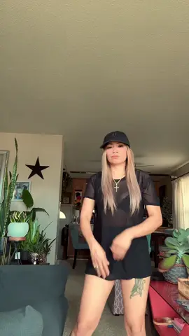 Sexy ma mama 🫣#viraldance#2025trends  #tiktokdancechallenge#fyp#sexymama#mashupdance 