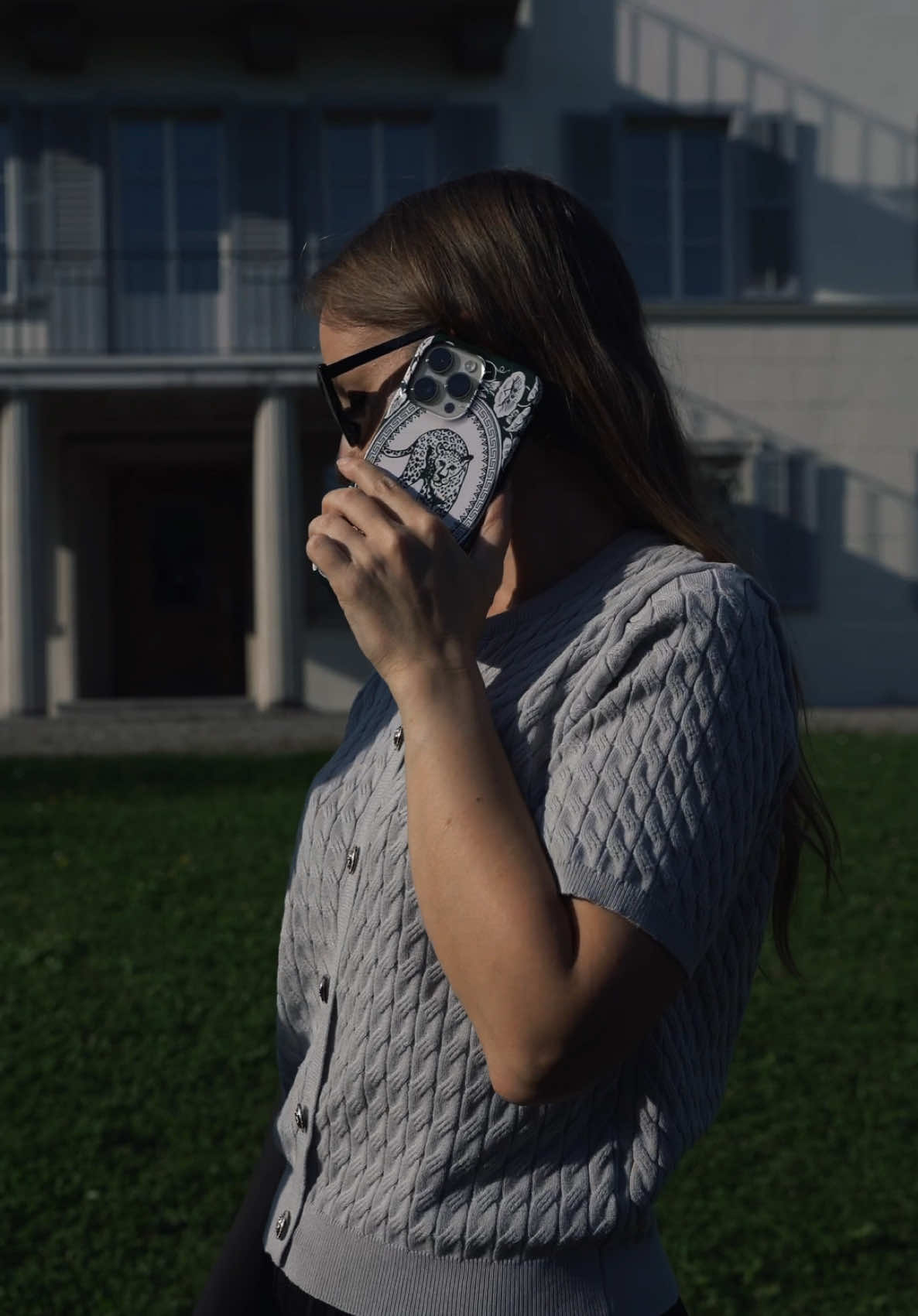 ✨ Monday = back to work ✨ Neue Woche, neuer Drive – und mein @BURGA Setup bringt sofort Style in den Alltag. Ob Home Office, Café oder unterwegs: So wird der „Daily Grind“ zu meiner Bühne. 💻☕💫 👉 Link in Bio oder direkt hier: https://get.aspr.app/SH1HxK [as]  #BURGA #burgaofficial #BackToWork #MondayMotivation 