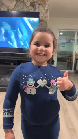 Ella quería hacerlo sola 😍👏🏻👧🏻 #miniña #OrlandoFl #mom2 #creadora #amormio 