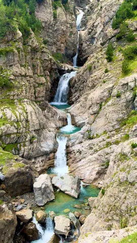 📍 Cascada del Cinca #pirineos #huescalamagia #huesca #ordesaymonteperdido #cascadas @Huesca La Magia @Lospirineos @Casa Biescas @Rincones del Pirineo 