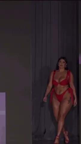 Jennifer lopez modeling walks 