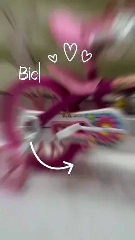 Olha essa fofura! 🚲✨ Bicicleta infantil Nathor Aro 12, perfeita para meninas de 2 a 5 anos (90cm a 1m)! Com rodinhas e design rosa super encantador 🌸 por apenas R$198,79. Garanta já a diversão da sua pequena! 💖 #bicicleta #viral #fyp #achadinhosshopee #diadascrianças 