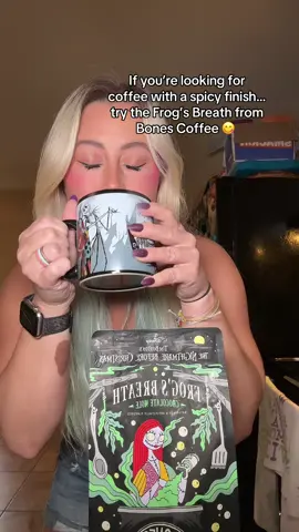 If you’re looking for coffee with a yummy spicy finish…try the Frog’s Breath from Bones Coffee 😋 PS…it’s not super spicy! Just the right amount.  #bonescoffee #coffeetiktok #coffeetok #coffeeathome #fallcoffee 