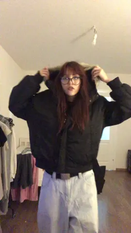 решила не покупать на эту зиму куртку а просто спереть у бати #рек #fyp 