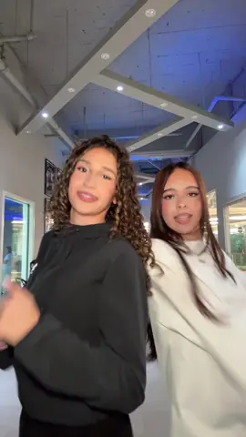 Your favorite girls @𝐁𝐞𝐥𝐥𝐚 #foryou #viral #trending #dancechallange #lunatix 