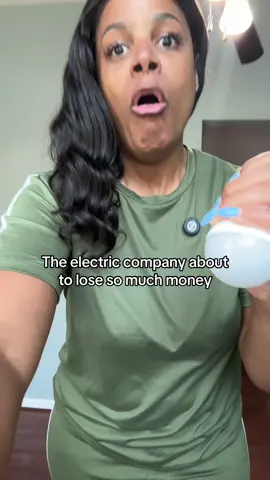 Emergency rechargeable light bulbs 