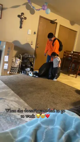 Tell me you’re a dads girl with out telling me you’re a dads girl 🥺😂❤️#dadsgirl #daddysgirl #dadsoftiktok #hijadepapi #papa 