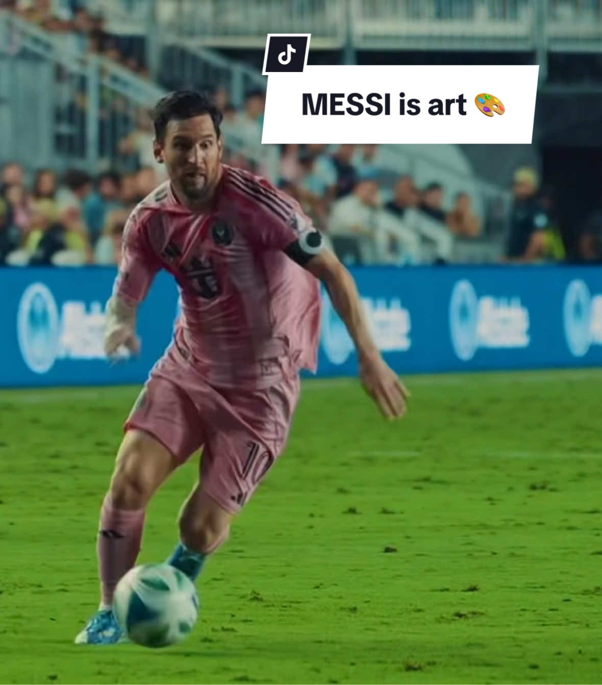 MESSI is art. 📽️👨‍💻 @lucas_pmnt (on instagram) 🎨 @Cameradan  #messi #anamorphic #skills #football