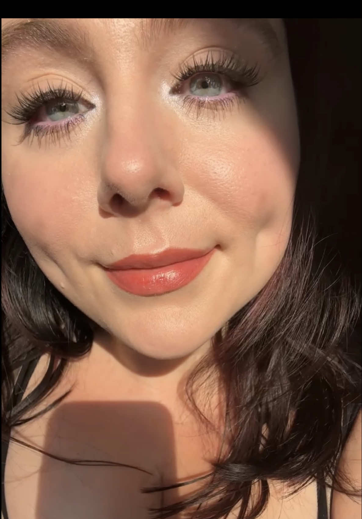 I was thrilled to win an @OFRA Cosmetics, LLC giveaway ✨💜✨ I got to experience products like their Tinsel Town Sparklights Trio Set. This shimmer topper in Chill is such a beauty! If you haven't tried them yet, I definitely recommend checking them out. ✨💜✨ #ofracosmetics #giveaways #giveawaywinner #gifts #grateful 