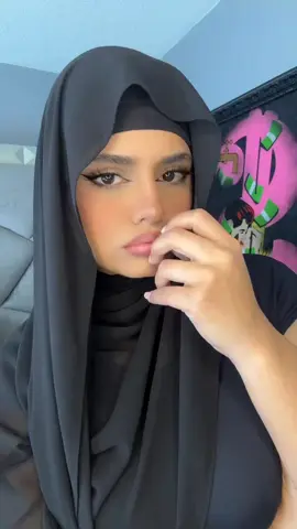 ooopsie it fell accidentally… did you see something?🫣#LIVEIncentiveProgram #LIVEwithlowfollowers #PaidPartnership 